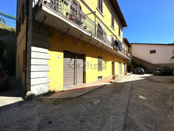 ufficio in vendita a Pistoia in zona Centro Città