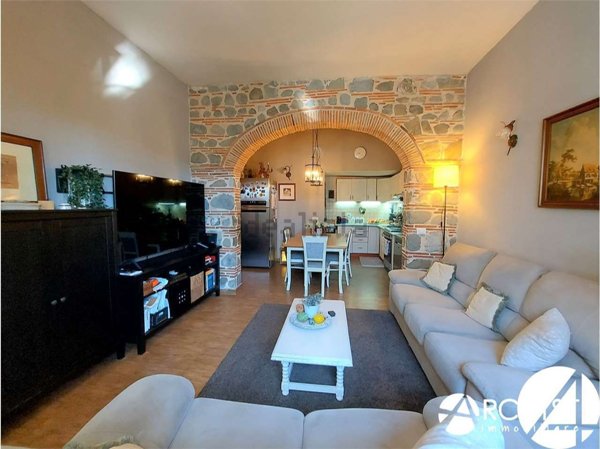 casa indipendente in vendita a Pistoia