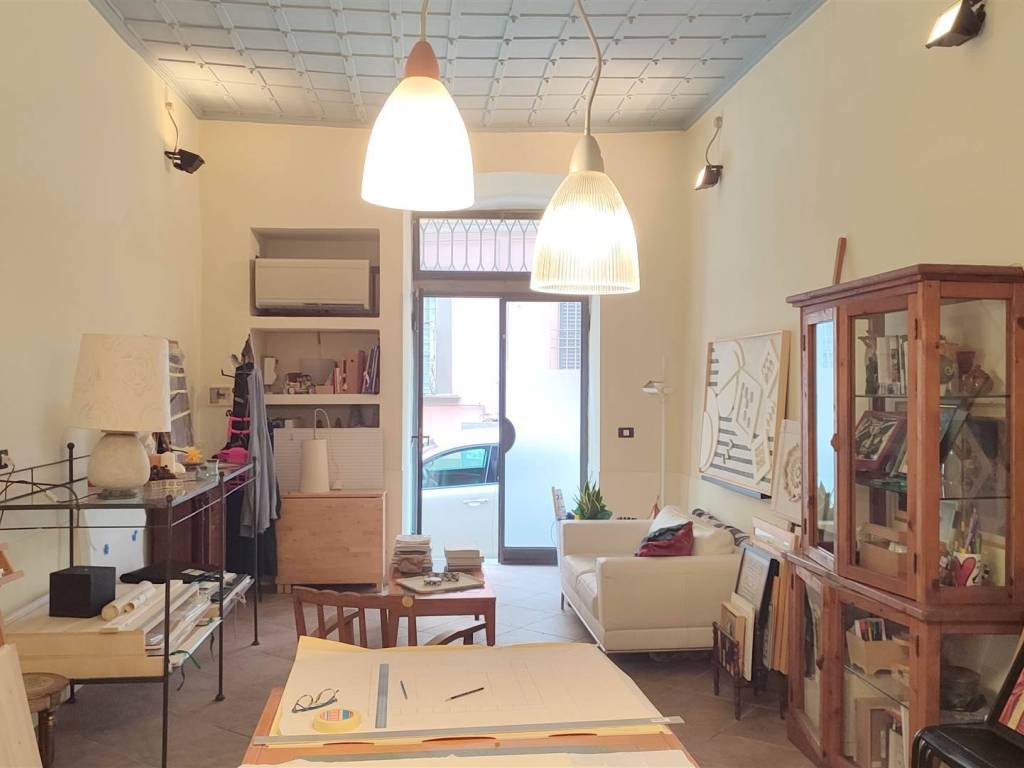 negozio in vendita a Pistoia in zona Centro Città