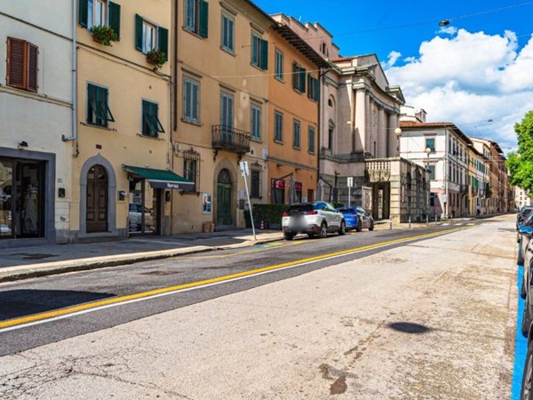 negozio in vendita a Pistoia