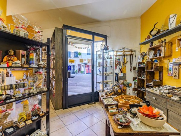 negozio in vendita a Pistoia