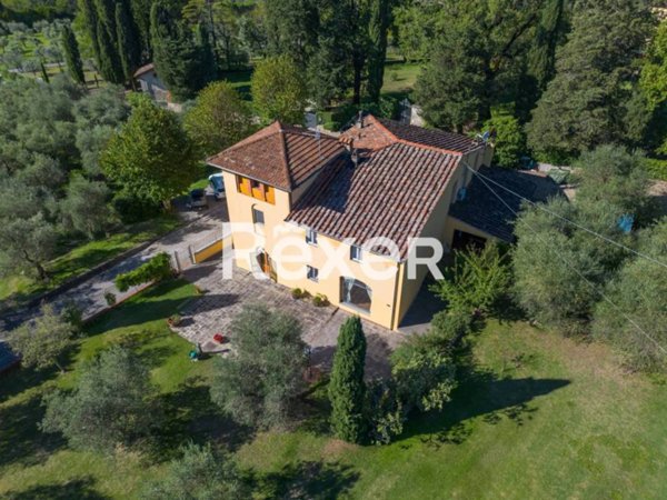 casa indipendente in vendita a Pistoia in zona Campiglio