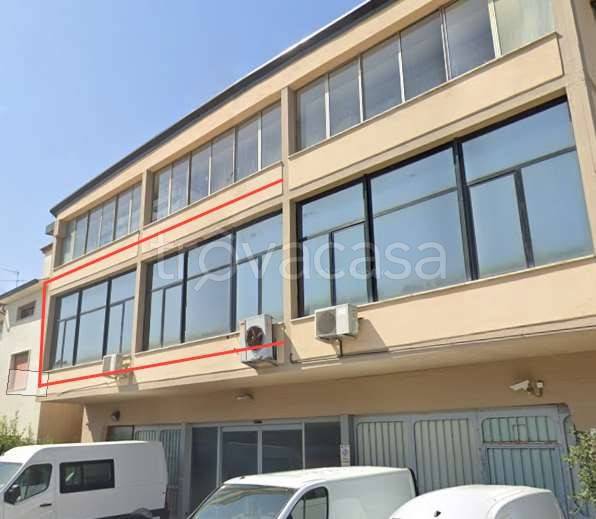 ufficio in vendita a Pistoia