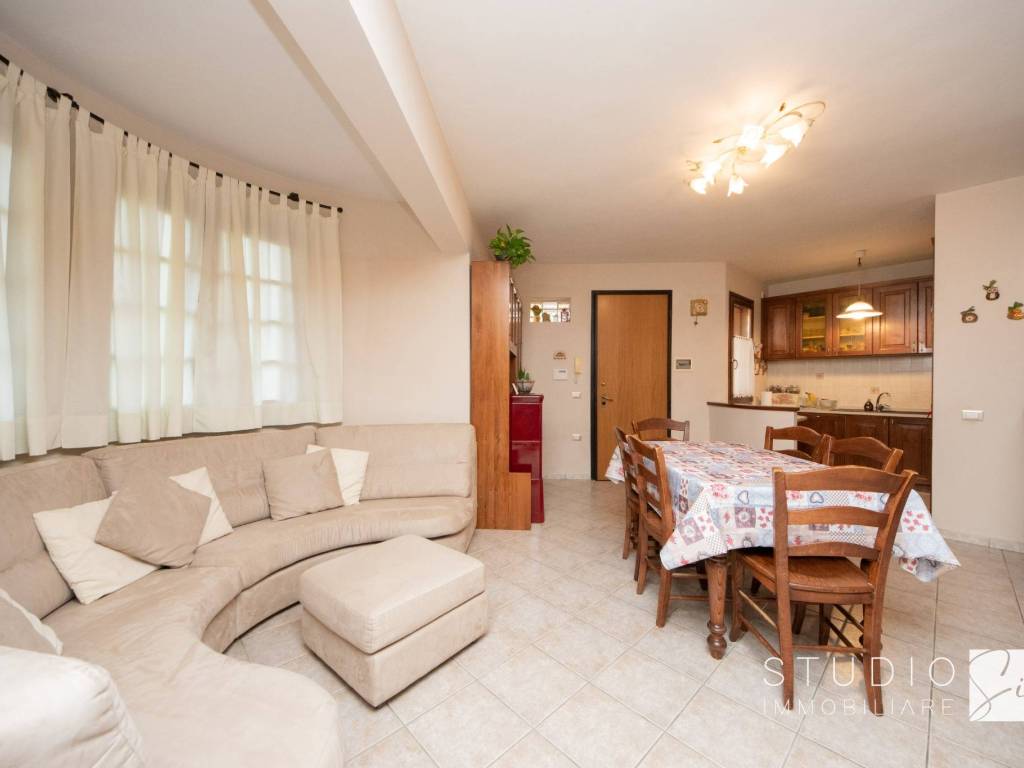 casa indipendente in vendita a Pistoia in zona Spazzavento