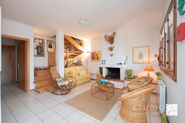 casa indipendente in vendita a Pistoia in zona Cireglio