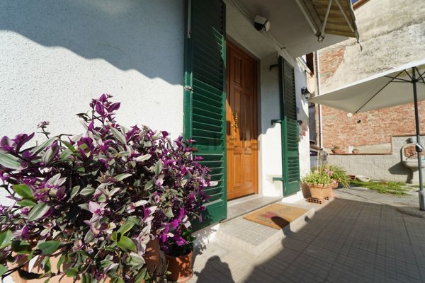 casa indipendente in vendita a Pistoia