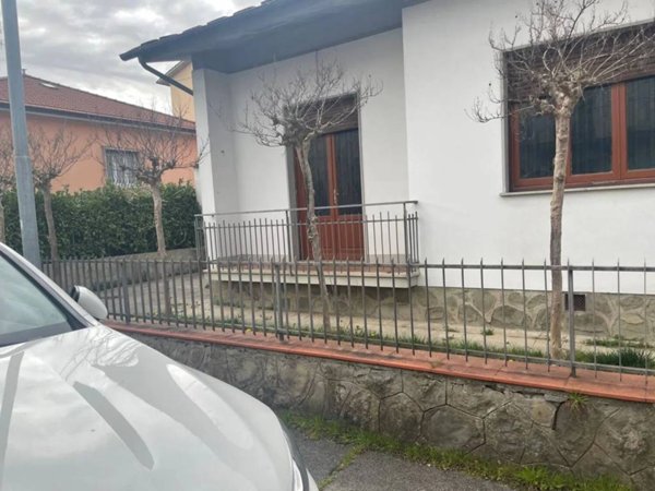 casa indipendente in vendita a Pistoia