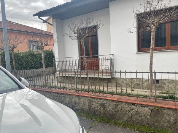 casa indipendente in vendita a Pistoia in zona Centro Città