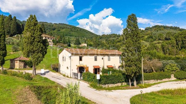 casa indipendente in vendita a Pistoia in zona Spazzavento