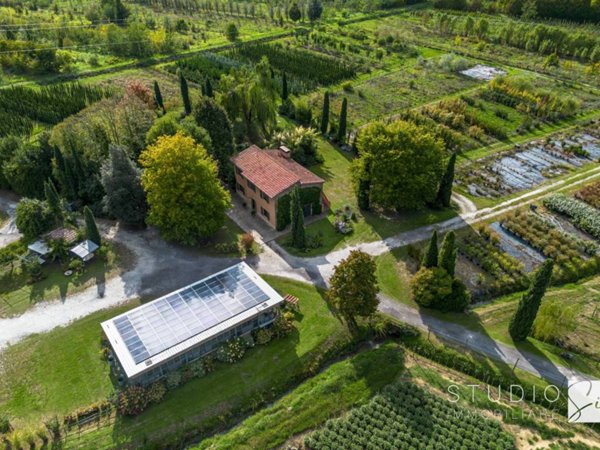 casa indipendente in vendita a Pistoia in zona Spazzavento