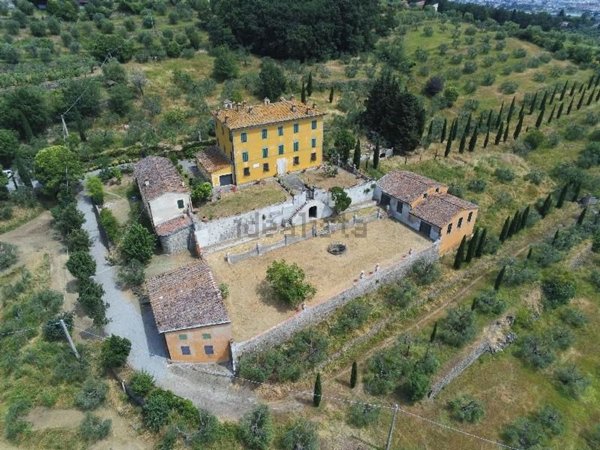 villa in vendita a Pistoia in zona Spazzavento