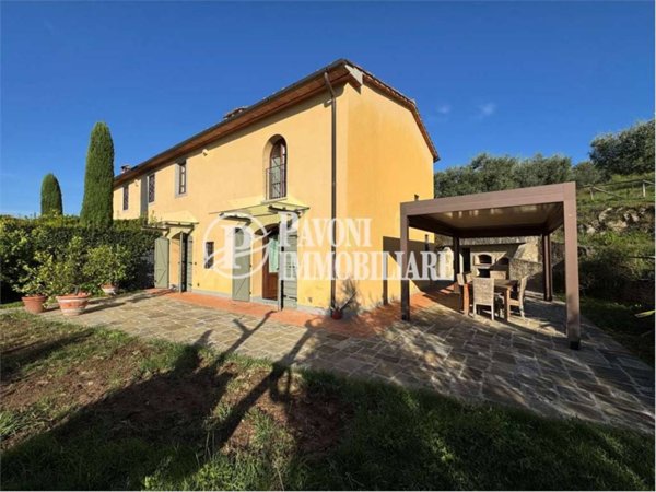 casa indipendente in vendita a Pistoia in zona Centro Città