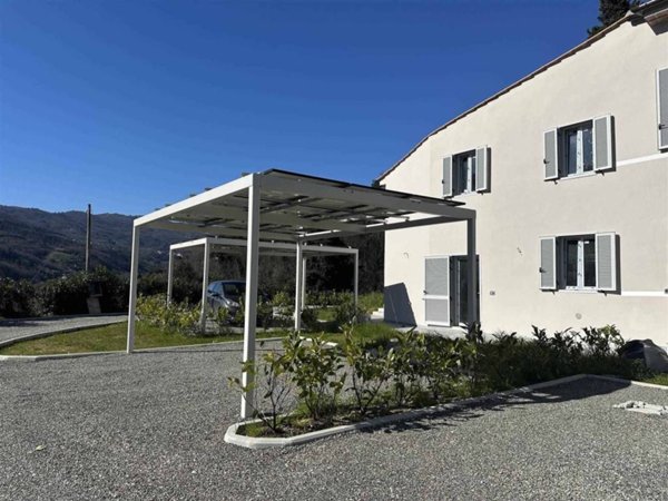 casa indipendente in vendita a Pistoia in zona Centro Città