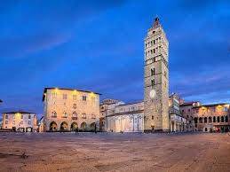 negozio in vendita a Pistoia in zona Centro Città