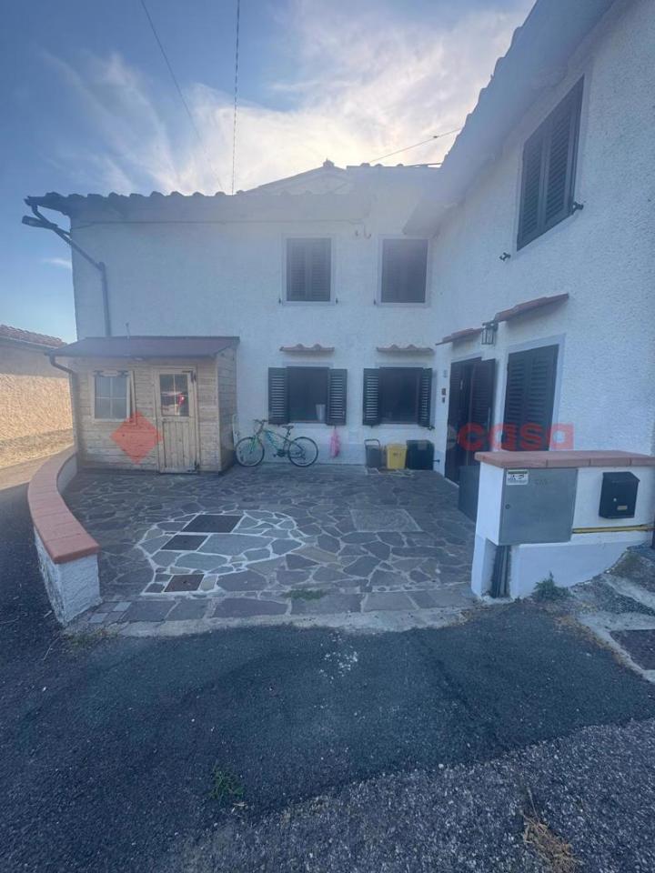 casa indipendente in vendita a Pistoia in zona Valdibure