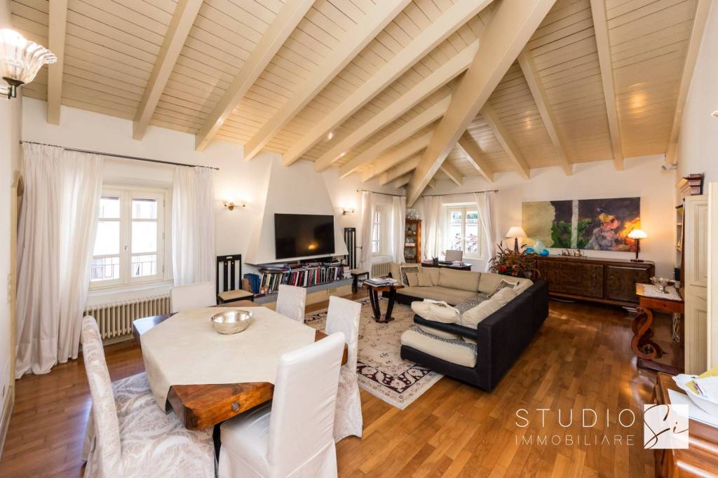 appartamento in vendita a Pistoia in zona Centro Città