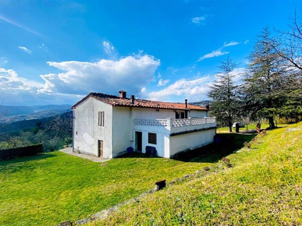 casa indipendente in vendita a Pistoia in zona Valdibrana