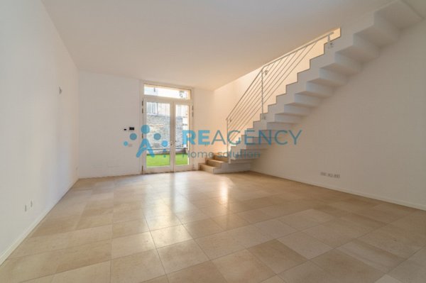 casa indipendente in vendita a Pistoia in zona Centro Città