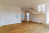 casa indipendente in vendita a Pistoia in zona Centro Città