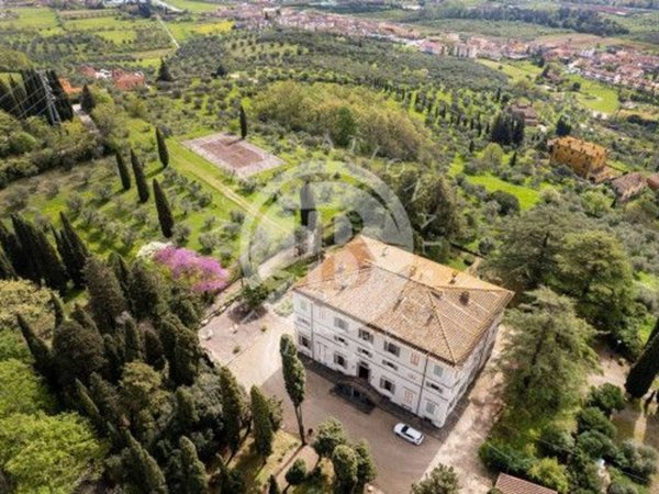 villa in vendita a Pistoia in zona Centro Città