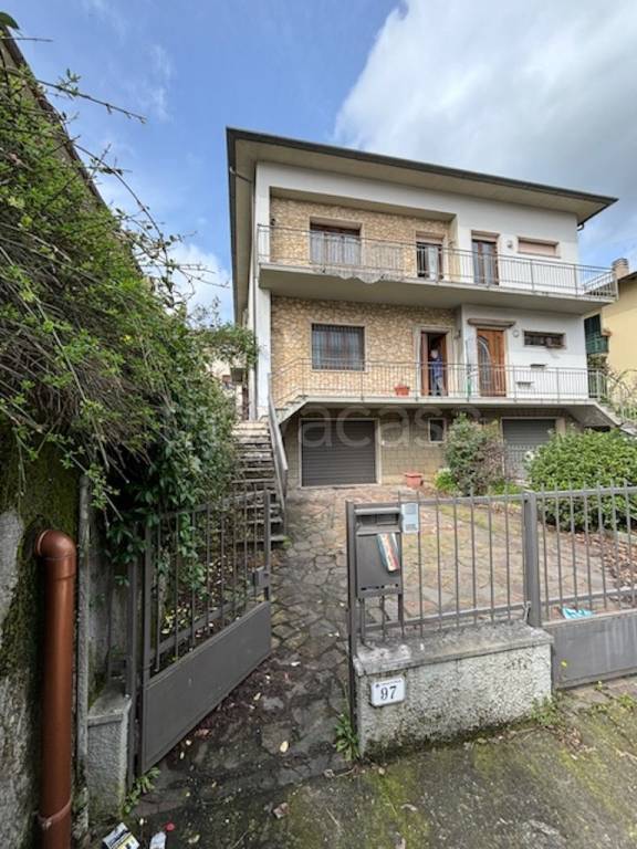 appartamento in vendita a Pistoia in zona Valdibrana