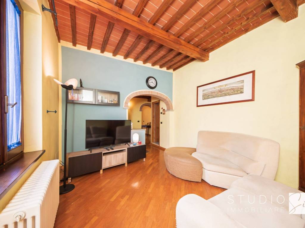 casa indipendente in vendita a Pistoia in zona Centro Città