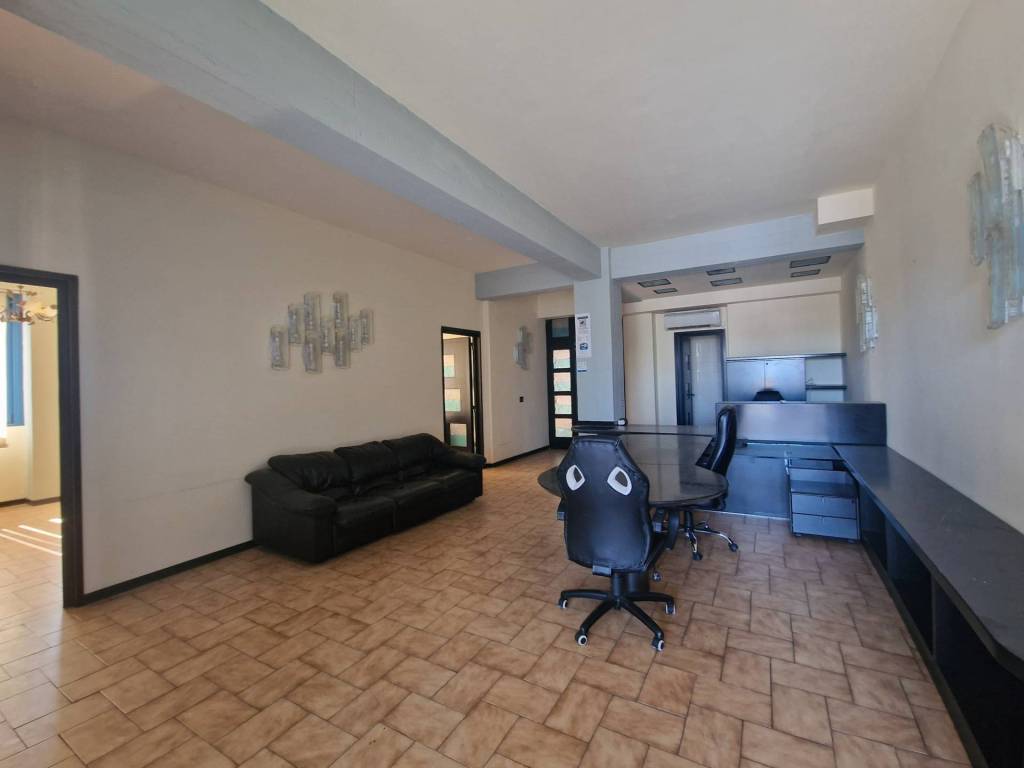 ufficio in vendita a Pistoia