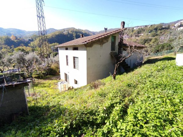 casa indipendente in vendita a Pistoia in zona Arcigliano