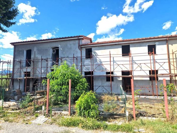 casa indipendente in vendita a Pistoia in zona Centro Città