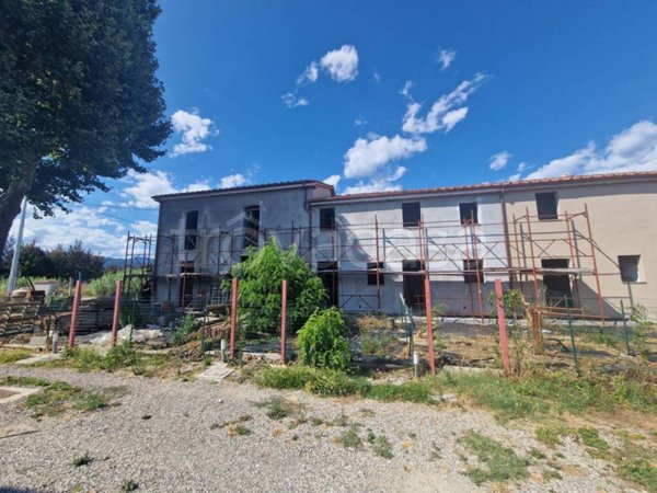 casa indipendente in vendita a Pistoia in zona Centro Città