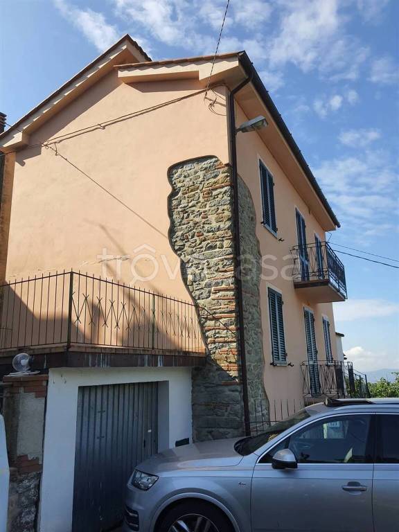 casa indipendente in vendita a Pistoia in zona Baggio
