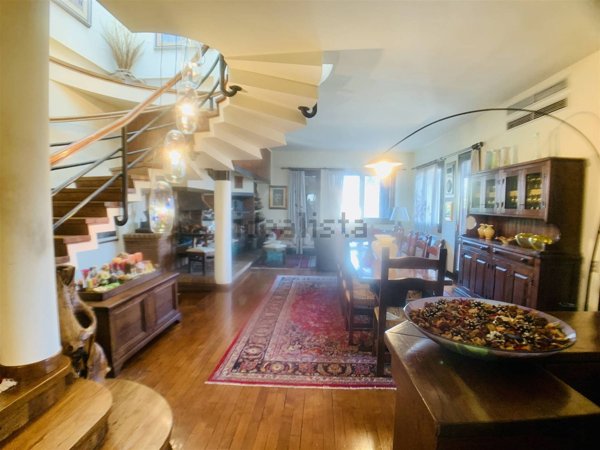 casa indipendente in vendita a Pistoia in zona Stadio