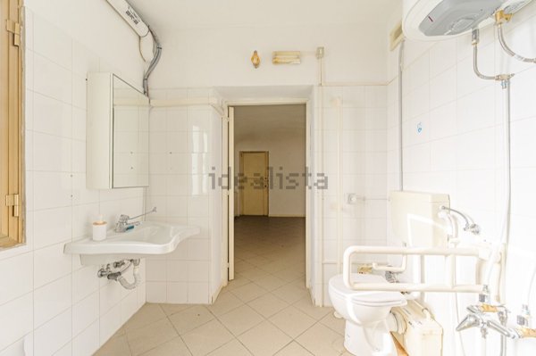 ufficio in vendita a Pistoia