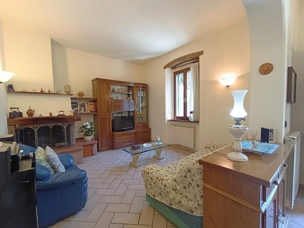 casa indipendente in vendita a Pistoia in zona Cireglio