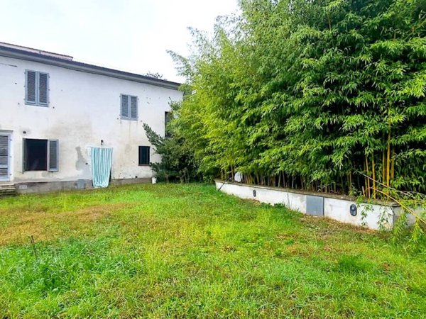 casa indipendente in vendita a Pistoia in zona Centro Città