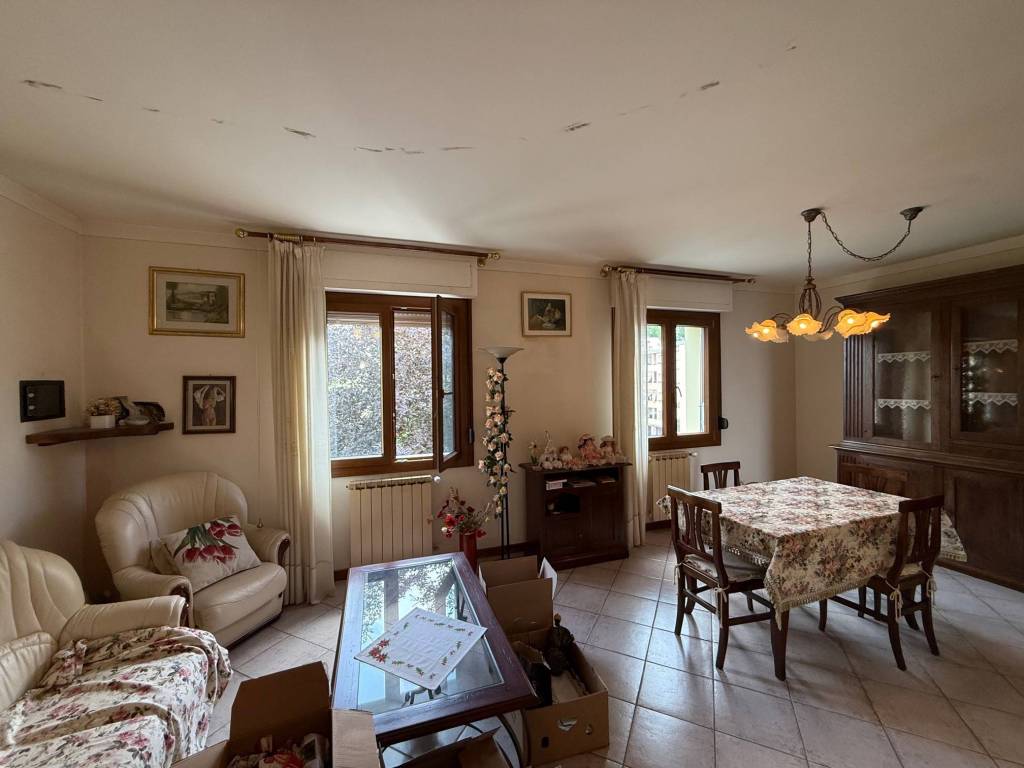 appartamento in vendita a Pistoia in zona Spazzavento