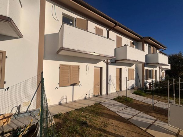 casa indipendente in vendita a Pistoia in zona Baggio