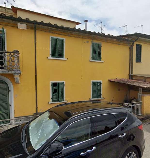 appartamento in vendita a Pistoia in zona Bottegone