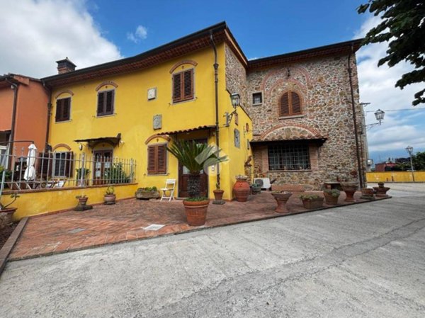 casa indipendente in vendita a Pistoia in zona Arcigliano