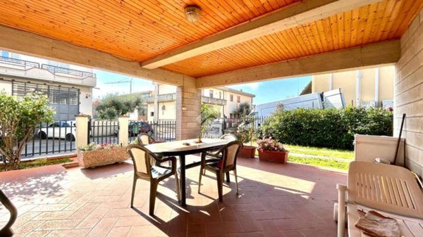 casa indipendente in vendita a Pistoia