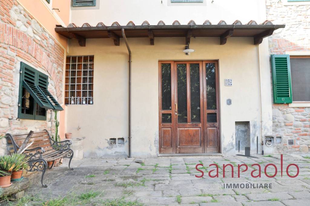 casa indipendente in vendita a Pistoia in zona Centro Città