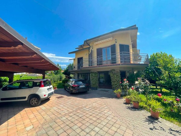 casa indipendente in vendita a Pistoia in zona Stadio