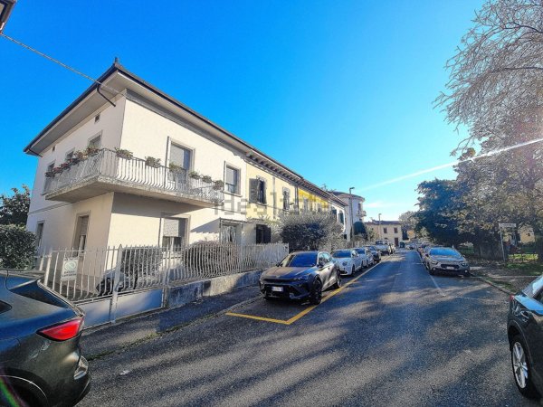 casa indipendente in vendita a Pistoia