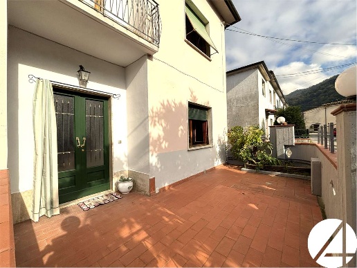 appartamento in vendita a Pistoia in zona Santomoro