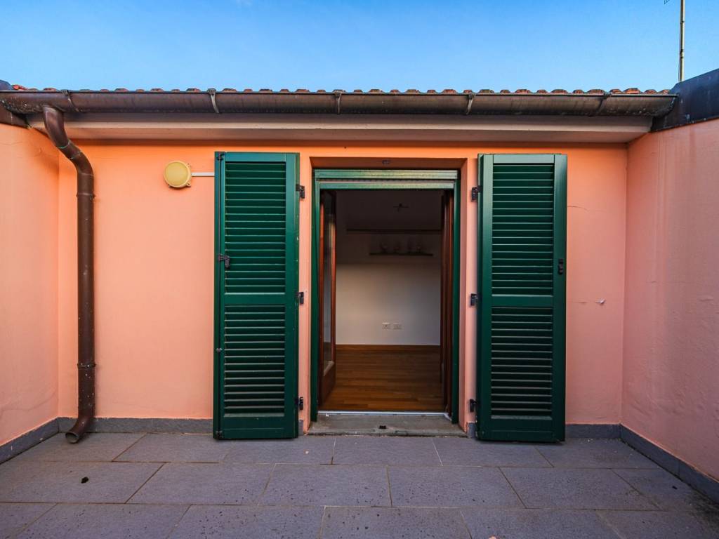 casa indipendente in vendita a Pistoia in zona Stadio