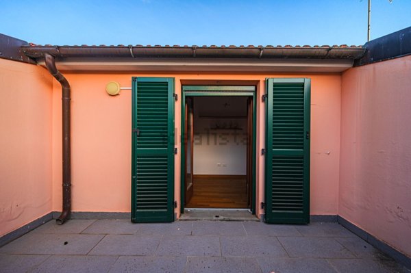 casa indipendente in vendita a Pistoia in zona Stadio
