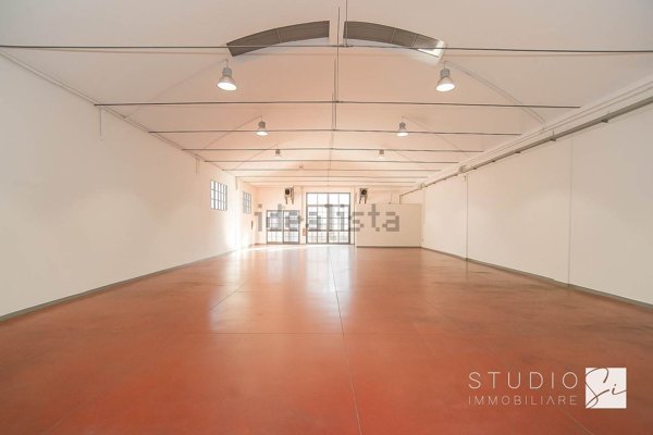 capannone in vendita a Pistoia