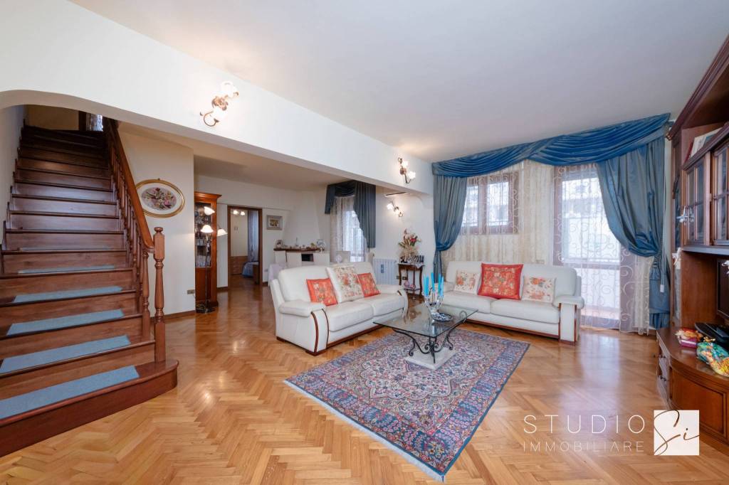 appartamento in vendita a Pistoia in zona Centro Città