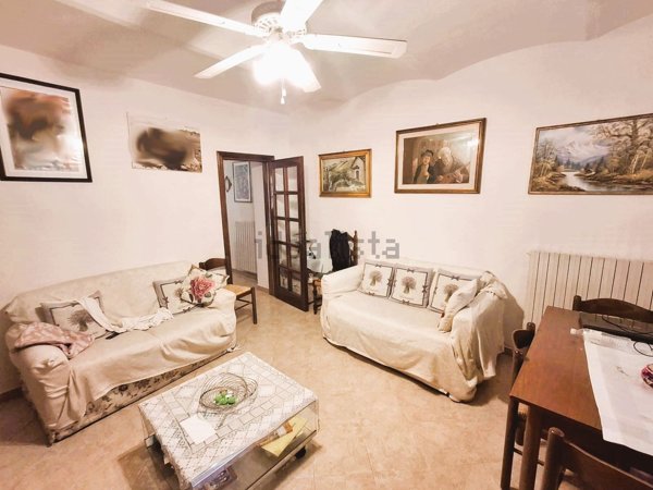 casa indipendente in vendita a Pistoia in zona Spazzavento