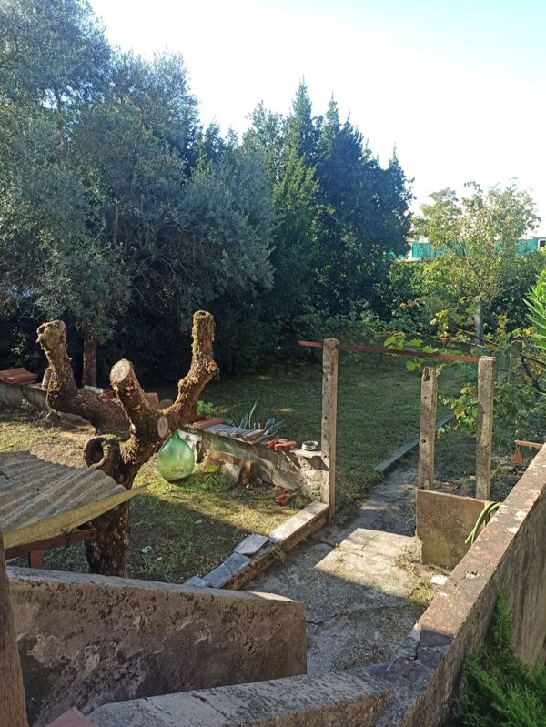 casa indipendente in vendita a Pistoia in zona Stadio